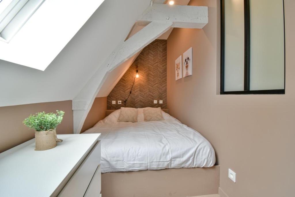 Residence Jean Hardy - Hyper Centre, Parking Gratuit, Wifi, Clim, Gare Valenciennes Zewnętrze zdjęcie