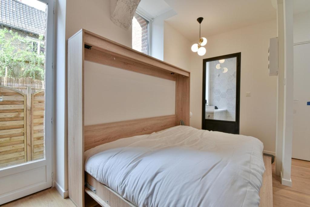 Residence Jean Hardy - Hyper Centre, Parking Gratuit, Wifi, Clim, Gare Valenciennes Zewnętrze zdjęcie